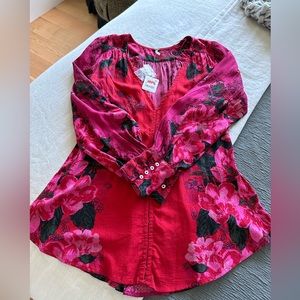 Free People Top Size S -fits oversized.